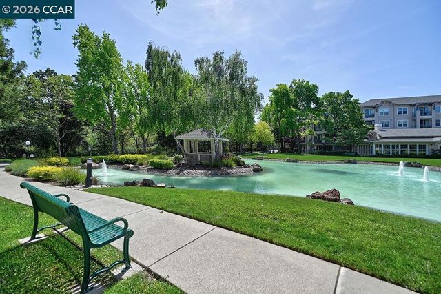 1840 Tice Creek 2320, Walnut Creek, CA 94595