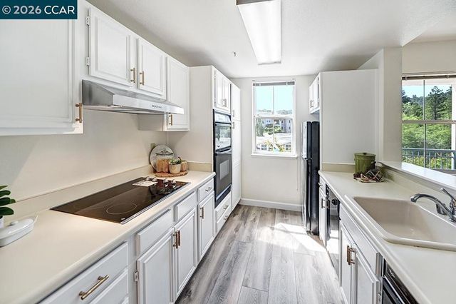 1840 Tice Creek 2320, Walnut Creek, CA 94595