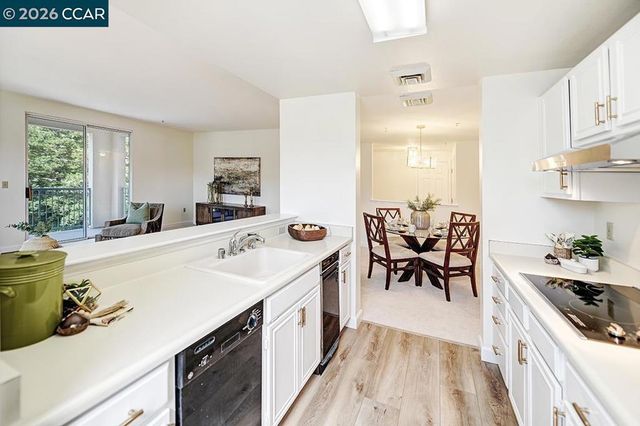 1840 Tice Creek 2320, Walnut Creek, CA 94595