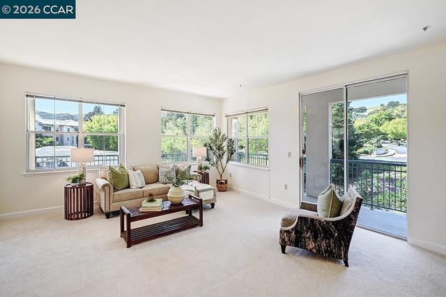 1840 Tice Creek 2320, Walnut Creek, CA 94595