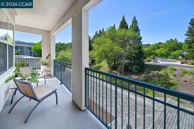 1840 Tice Creek 2320, Walnut Creek, CA 94595