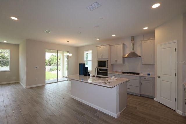 1302 HYDE STREET, St Cloud, FL 34771