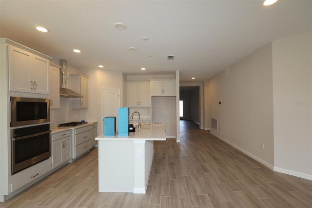1302 HYDE STREET, St Cloud, FL 34771
