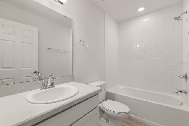 827 CYPRESS CREEK RUN, St Cloud, FL 34771