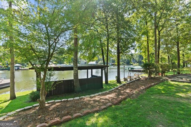 388 Possum Point Drive, Eatonton, GA 31024