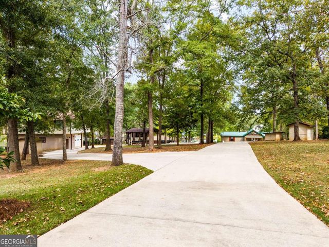 388 Possum Point Drive, Eatonton, GA 31024