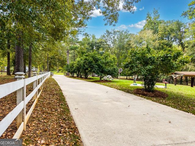 388 Possum Point Drive, Eatonton, GA 31024