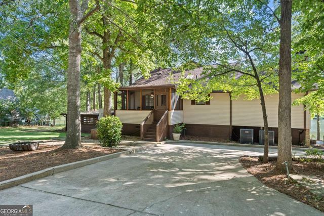 388 Possum Point Drive, Eatonton, GA 31024