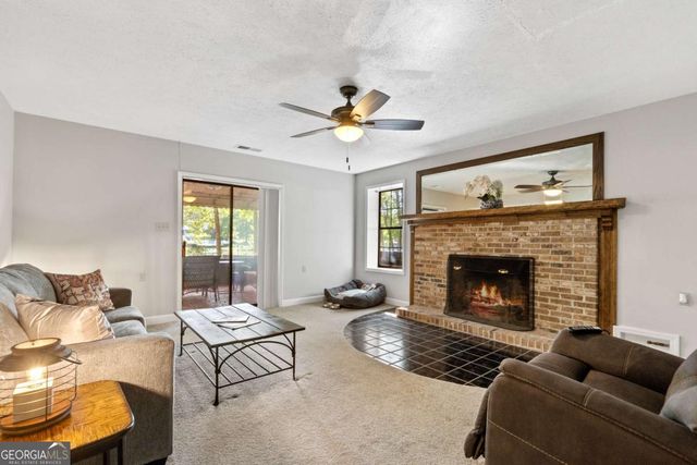388 Possum Point Drive, Eatonton, GA 31024