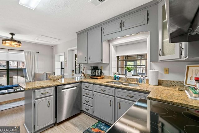 388 Possum Point Drive, Eatonton, GA 31024