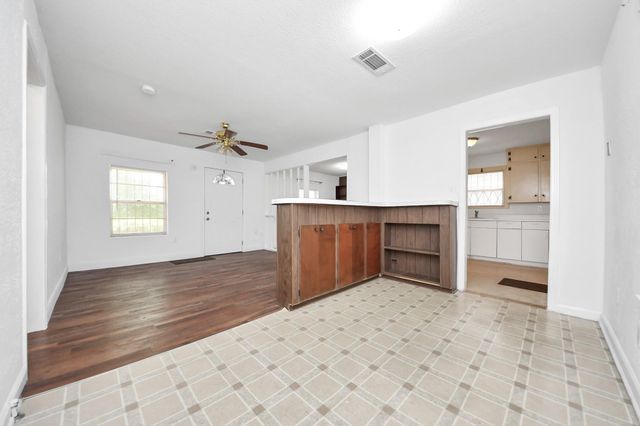 132 Hoffman Street, Houston, TX 77020