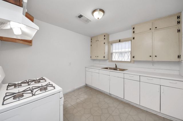 132 Hoffman Street, Houston, TX 77020