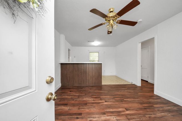 132 Hoffman Street, Houston, TX 77020