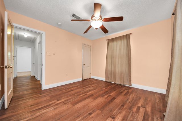 132 Hoffman Street, Houston, TX 77020