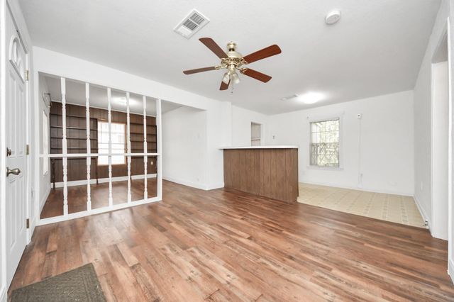 132 Hoffman Street, Houston, TX 77020