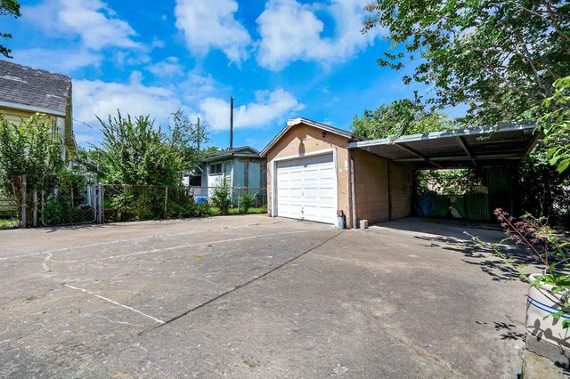 132 Hoffman Street, Houston, TX 77020