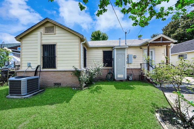 132 Hoffman Street, Houston, TX 77020