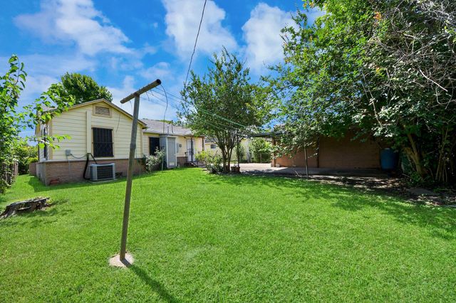 132 Hoffman Street, Houston, TX 77020