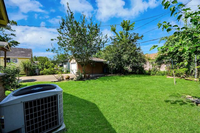 132 Hoffman Street, Houston, TX 77020