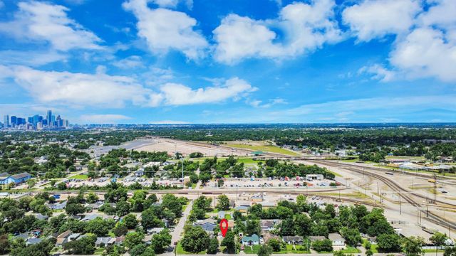 132 Hoffman Street, Houston, TX 77020