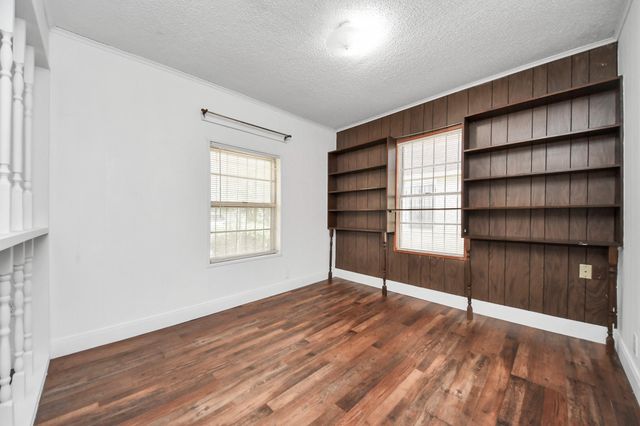132 Hoffman Street, Houston, TX 77020