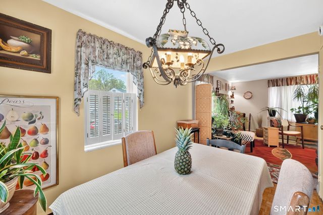 97 Shadow Lane B, West Hartford, CT 06110
