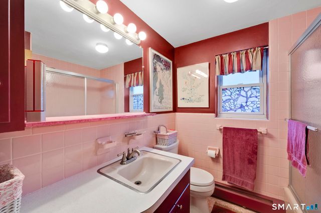 97 Shadow Lane B, West Hartford, CT 06110