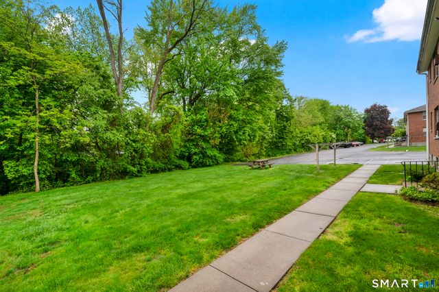 97 Shadow Lane B, West Hartford, CT 06110