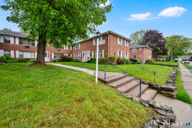 97 Shadow Lane B, West Hartford, CT 06110