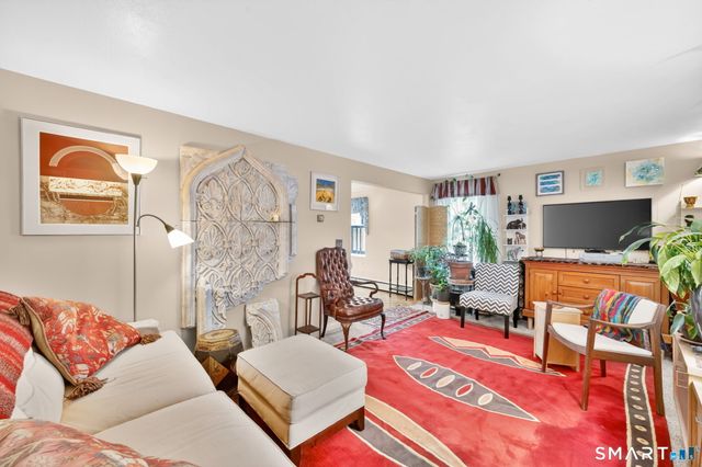 97 Shadow Lane B, West Hartford, CT 06110