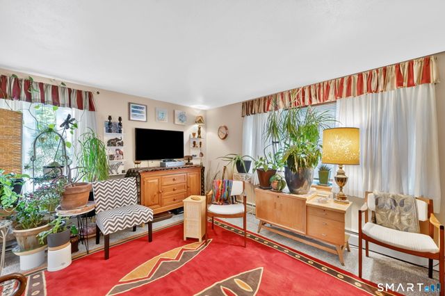 97 Shadow Lane B, West Hartford, CT 06110