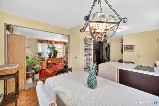 97 Shadow Lane B, West Hartford, CT 06110