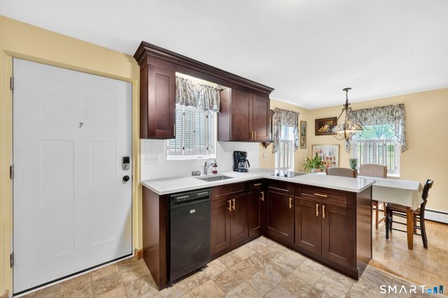 97 Shadow Lane B, West Hartford, CT 06110
