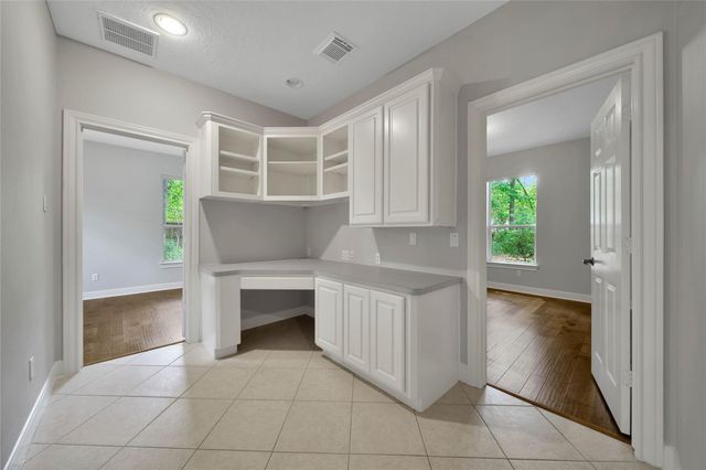 8918 Summerdale Lane, Conroe, TX 77302