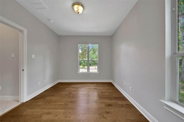 8918 Summerdale Lane, Conroe, TX 77302