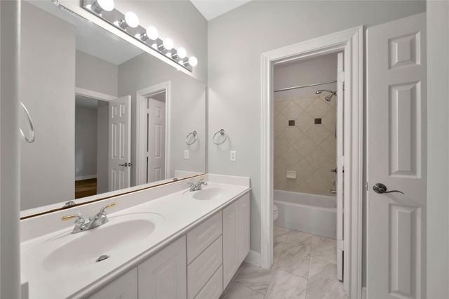 8918 Summerdale Lane, Conroe, TX 77302
