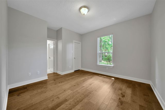 8918 Summerdale Lane, Conroe, TX 77302