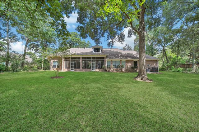 8918 Summerdale Lane, Conroe, TX 77302