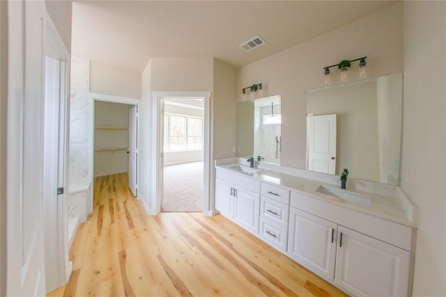 1421 W Sherman Street, Paris, TX 75460