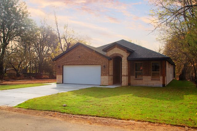 1421 W Sherman Street, Paris, TX 75460