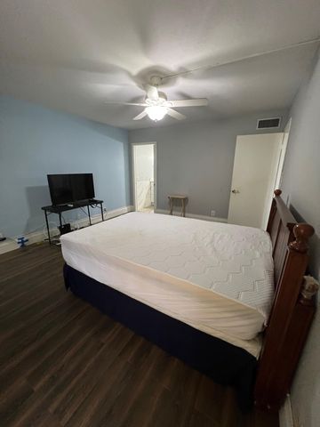 3341 NW 47th Terrace NW 304, Lauderdale Lakes, FL 33319