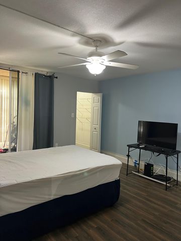 3341 NW 47th Terrace NW 304, Lauderdale Lakes, FL 33319