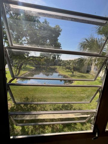 3341 NW 47th Terrace NW 304, Lauderdale Lakes, FL 33319