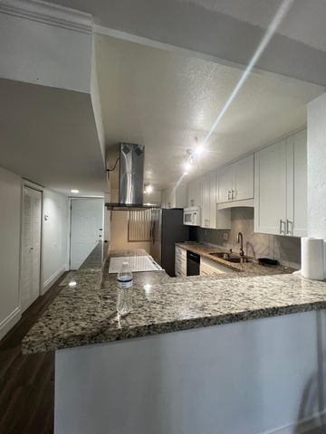 3341 NW 47th Terrace NW 304, Lauderdale Lakes, FL 33319