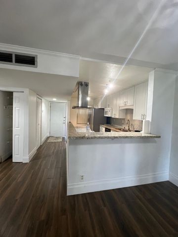 3341 NW 47th Terrace NW 304, Lauderdale Lakes, FL 33319