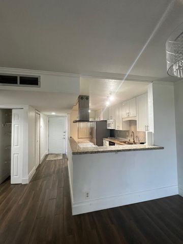 3341 NW 47th Terrace NW 304, Lauderdale Lakes, FL 33319