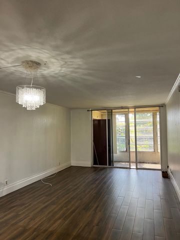 3341 NW 47th Terrace NW 304, Lauderdale Lakes, FL 33319