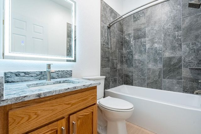 19 Pine Court, Eagle Point, OR 97524