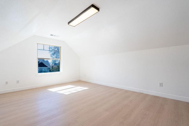 19 Pine Court, Eagle Point, OR 97524