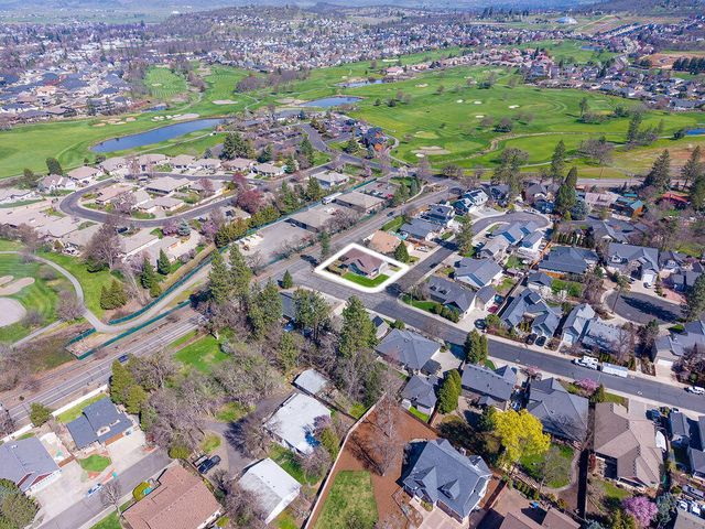 19 Pine Court, Eagle Point, OR 97524